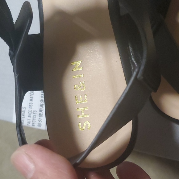 Cute sandals - Picture 7 of 8